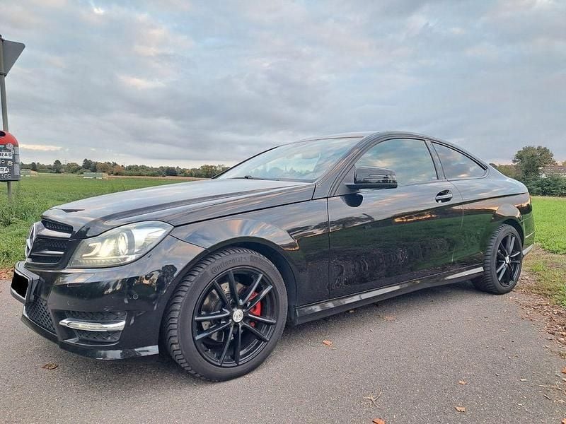 Schwarz Gebraucht 2014 Mercedes C220 AMG Coupé | 11.900 € (Superpreis) - Bild 1/4