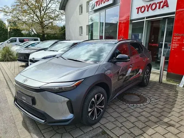 Gebraucht Toyota bZ4X Comfort 150 kW (204 PS) 2023 SUV