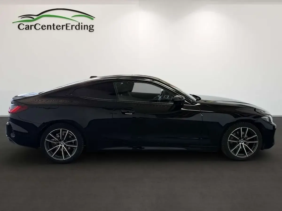 Gebraucht BMW 420 184 PS (135 kW) 2024 Schwarz ii/bonnet fluid black Coupé