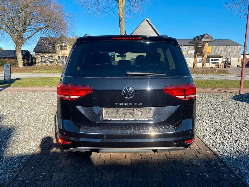Gebraucht VW Touran 150 PS (110 kW) 2024 Schwarz Van / Kleinbus
