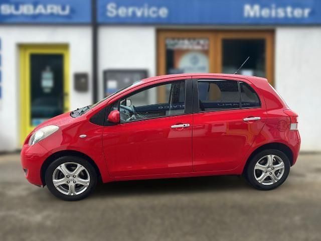 Gebraucht Toyota Yaris Edition 99 PS (72 kW) 2011 Super red 5 Kleinwagen