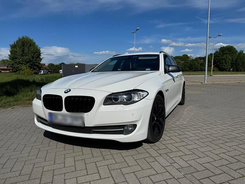 Gebraucht BMW 525 2012 Weiß Kombi