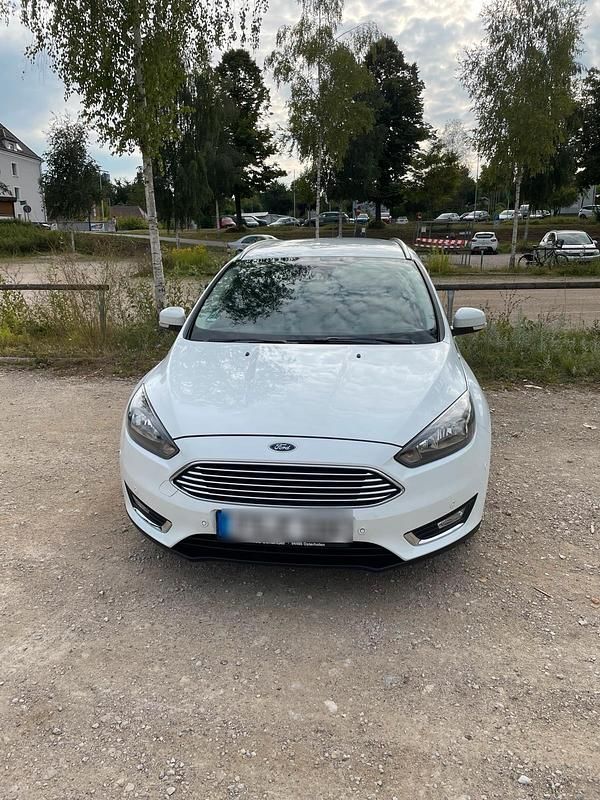 Weiß Gebraucht 2016 Ford Focus Kombi | 6.300 € (Fairer Preis) - Bild 1/4
