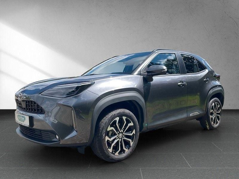 Grau Neu 2025 Toyota Yaris Cross SUV | 30.237 € (Fairer Preis) - Bild 1/4