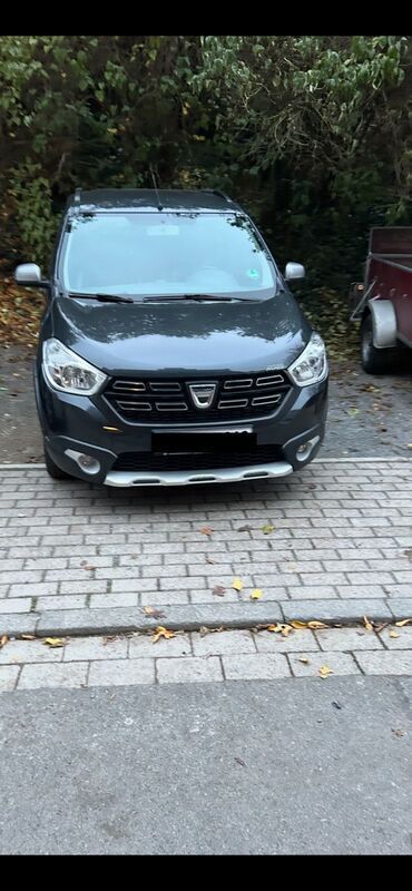 Grau Gebraucht 2018 Dacia Lodgy Van / Kleinbus | 10.200 € (Guter Preis) - Bild 1/4