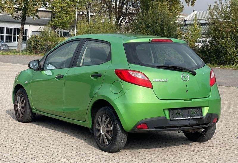 Gebraucht Mazda 2 Independence 75 PS (55 kW) 2009 Grün Limousine