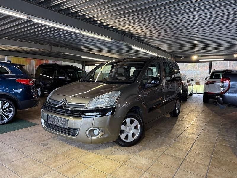 Gebraucht Citroën Berlingo SELECTION 92 PS (67 kW) 2013 Braun Van / Kleinbus