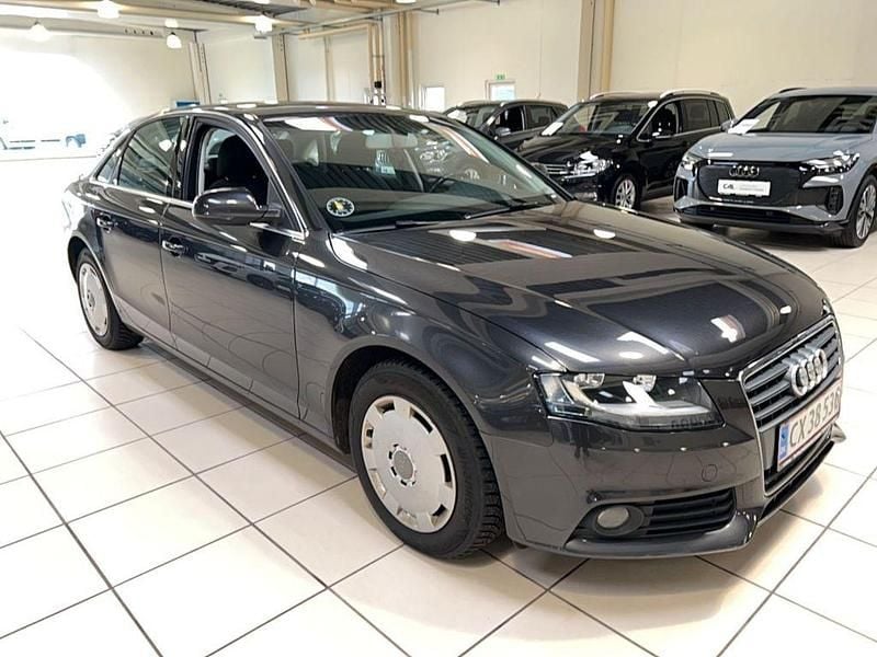 Gebraucht Audi A4 Attraction 120 PS (88 kW) 2010 Grau Limousine