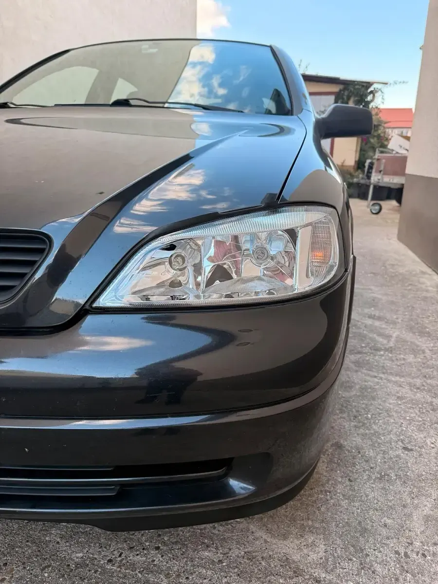 Gebraucht Opel Astra 74 PS (54 kW) 2000 Schwarz Limousine