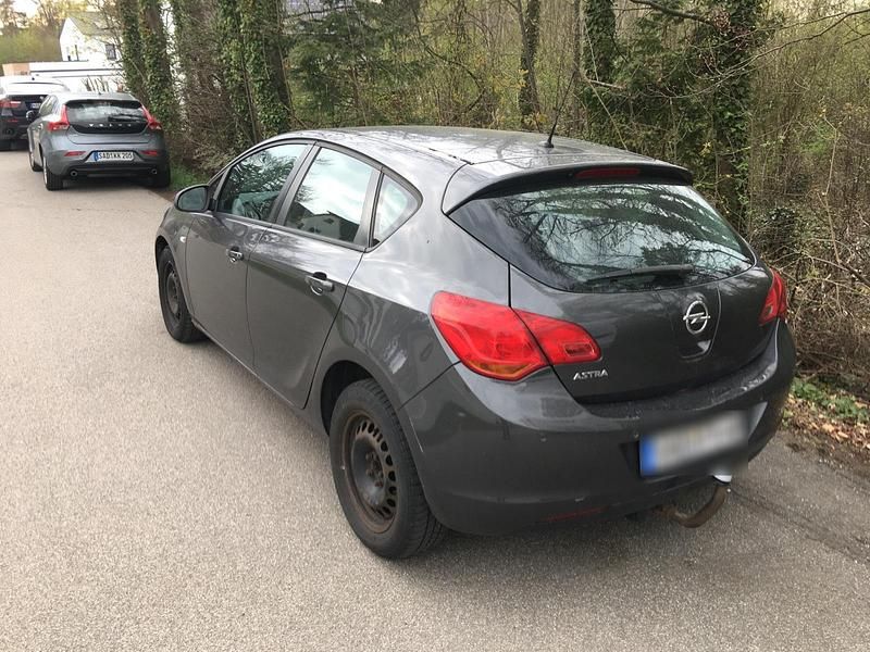 Gebraucht Opel Astra 85 PS (62 kW) 2010 Grau Limousine