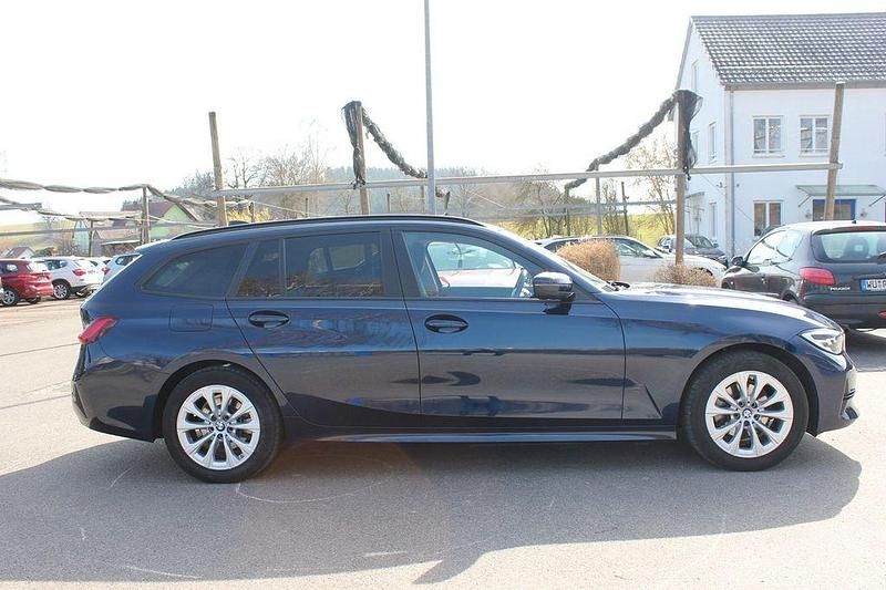 Gebraucht BMW 320 Advantage 190 PS (139 kW) 2020 Blau Kombi