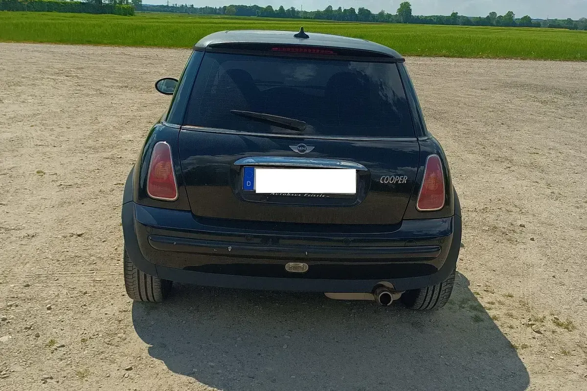 Używany Mini Cooper 116 KM (85 kW) 2004 Czarny Hatchback