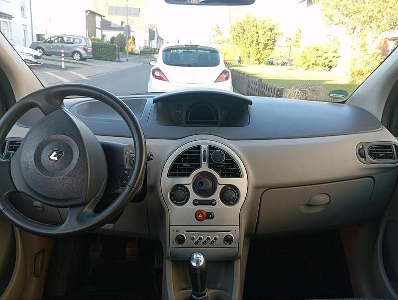 Second-hand Renault Modus 88 CP (64 kW) 2005 Negru Monovolum