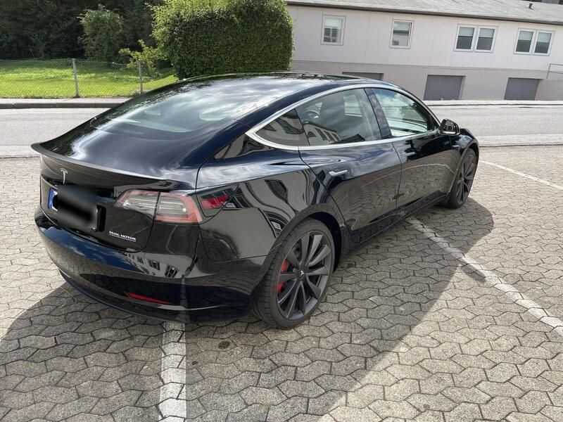 Schwarz Gebraucht 2020 Tesla Model 3 Performance Limousine | 23.800 € (Fairer Preis) - Bild 1/4