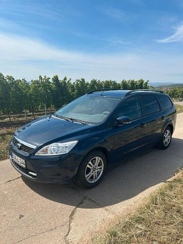 Blau Gebraucht 2010 Ford Focus Style Kombi | 2.400 € (Fairer Preis) - Bild 1/4
