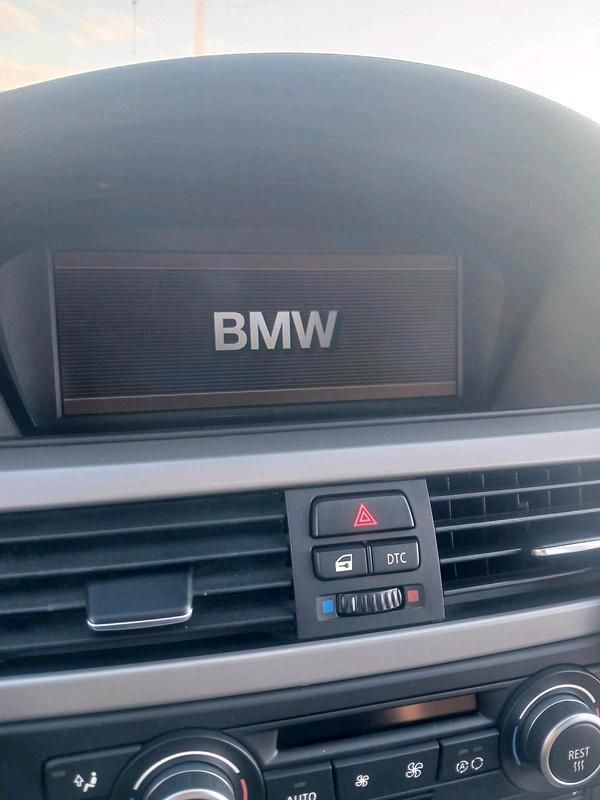 Gebraucht BMW 320 163 PS (119 kW) 2007 Grau Kombi