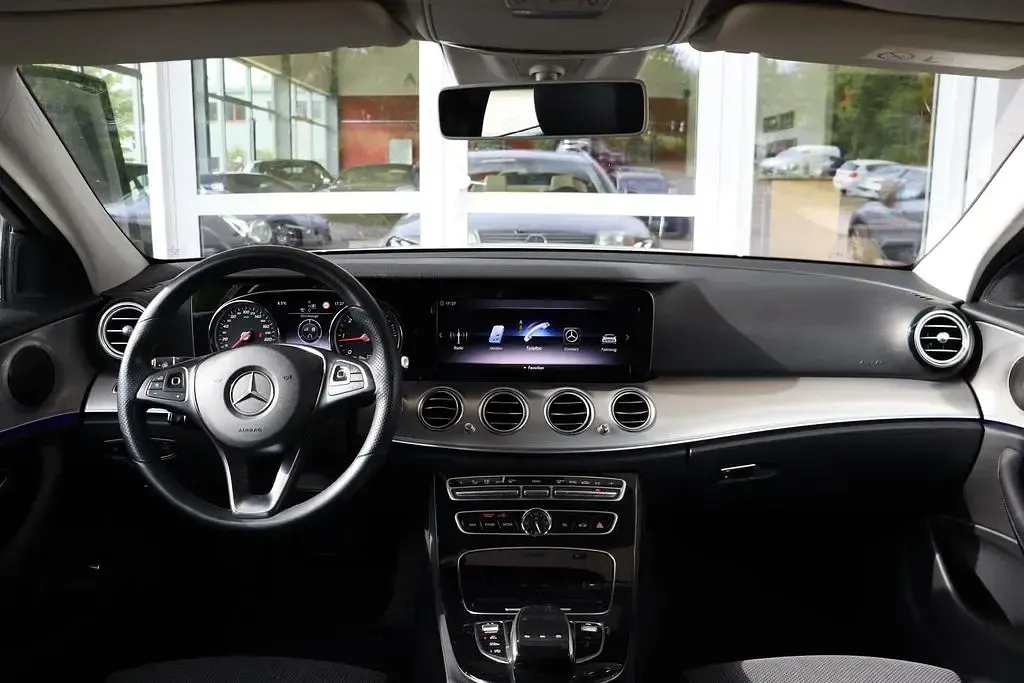 Gebraucht Mercedes E220 Avantgarde 194 PS (142 kW) 2018 Silber Limousine