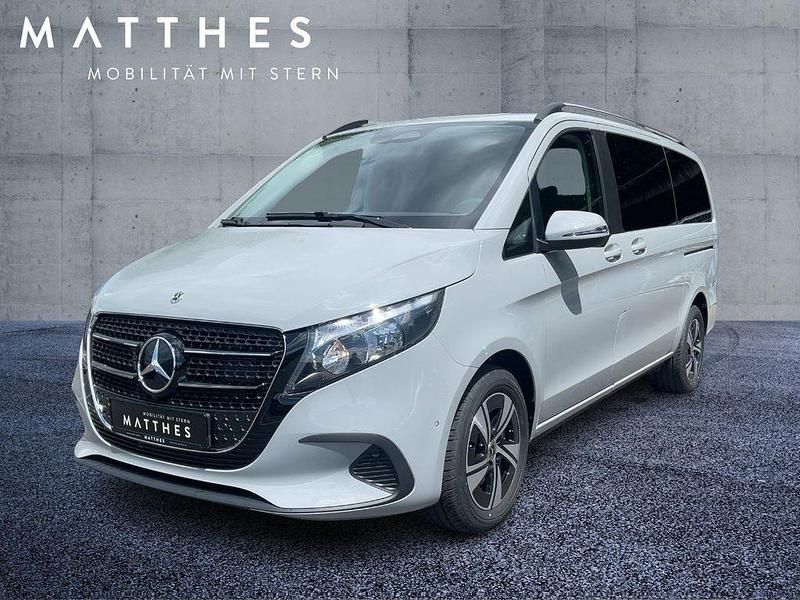 Grau Gebraucht 2025 Mercedes V250 Van / Kleinbus | 65.390 € (Guter Preis) - Bild 1/4