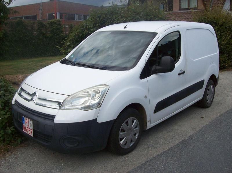 Weiß Gebraucht 2011 Citroën Berlingo Van / Kleinbus | 2.499 € (Superpreis) - Bild 1/4