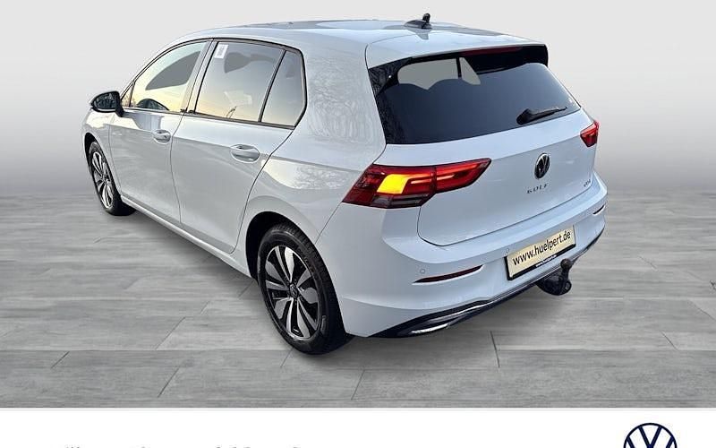 Gebraucht VW Golf VIII Move 110 PS (80 kW) 2023 Weiß Limousine