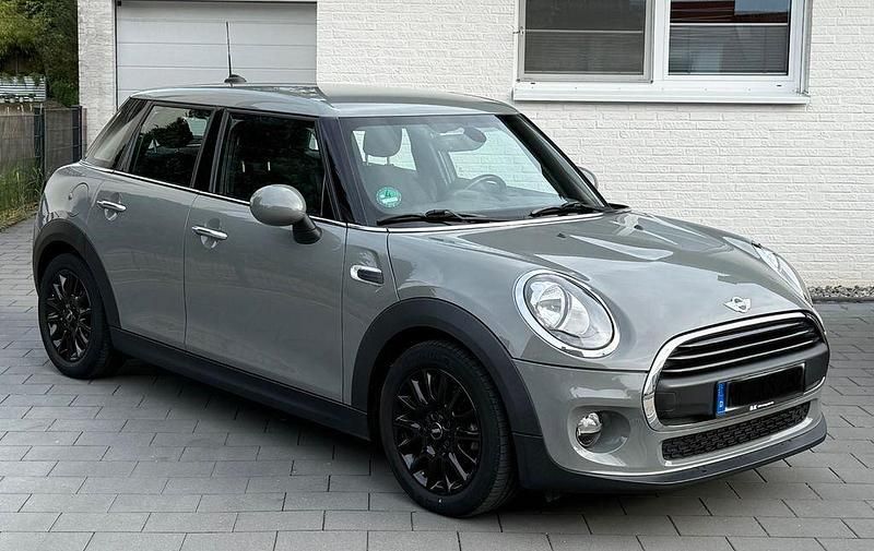 Grau Gebraucht 2017 Mini ONE Kleinwagen | 12.300 € (Fairer Preis) - Bild 1/4