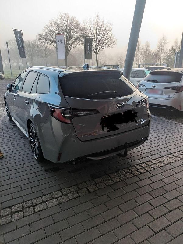 Gebraucht Toyota Corolla Team 184 PS (135 kW) 2021 Grau Kombi