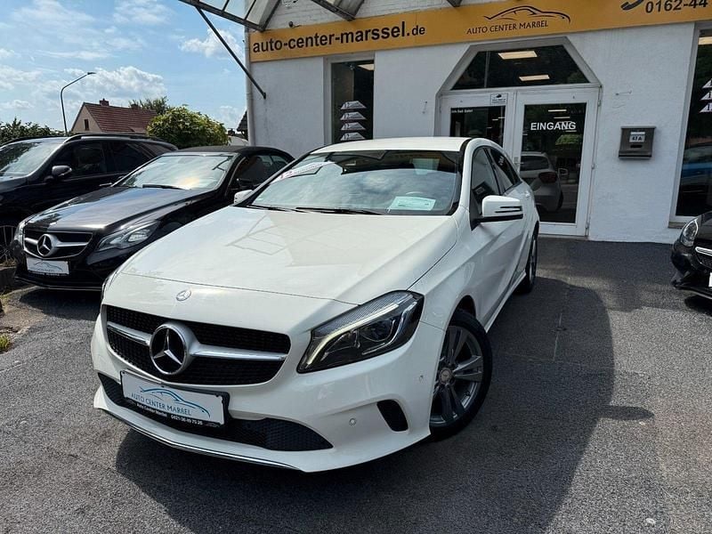 Weiß Gebraucht 2016 Mercedes A180 Urban Limousine | 10.790 € (Guter Preis) - Bild 1/4