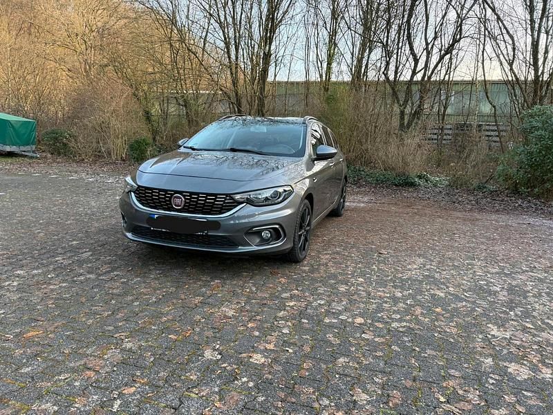 Gebraucht Fiat Tipo 120 PS (88 kW) 2014 Grau Kombi