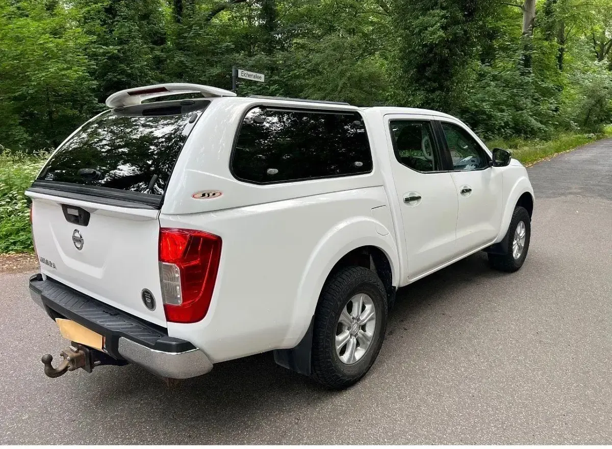 Gebraucht Nissan Navara Acenta 163 PS (119 kW) 2016 Weiß Pickup