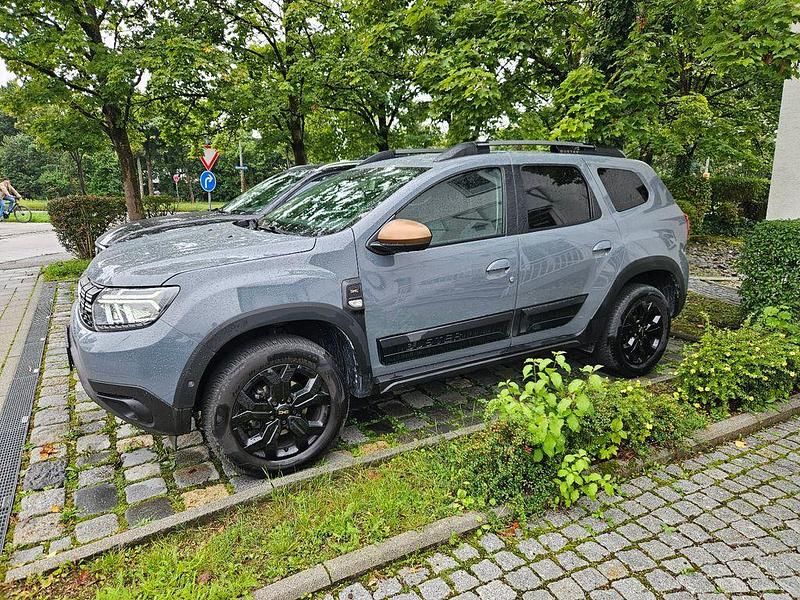 Grau Gebraucht 2023 Dacia Duster Extreme SUV | 22.900 € (Fairer Preis) - Bild 1/1