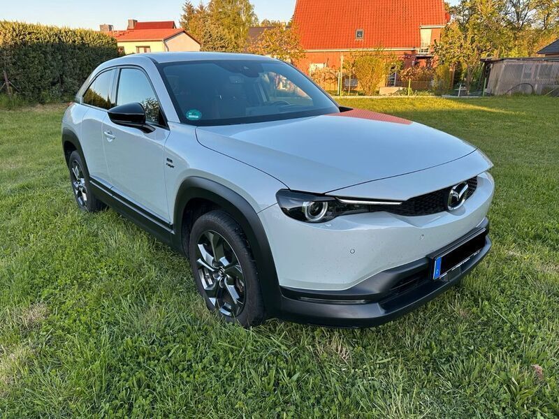 Weiß Gebraucht 2022 Mazda MX30 Ad'Vantage SUV | 14.500 € (Superpreis) - Bild 1/4