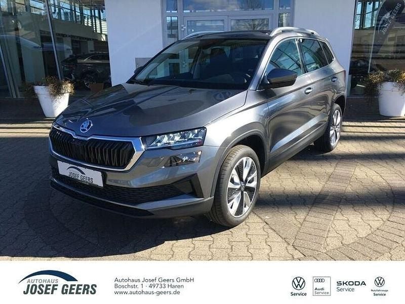 Grau Gebraucht 2024 Skoda Karoq Selection SUV | 32.997 € (Guter Preis) - Bild 1/4