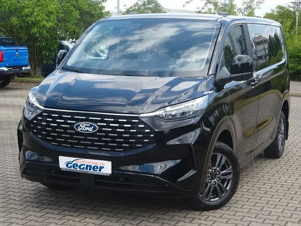 Gebraucht Ford Tourneo Titanium 170 PS (125 kW) 2025 Schwarz Van / Kleinbus