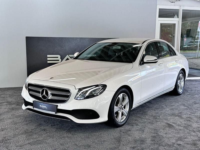 Weiß Gebraucht 2018 Mercedes E200 Limousine | 22.990 € (Guter Preis) - Bild 1/4