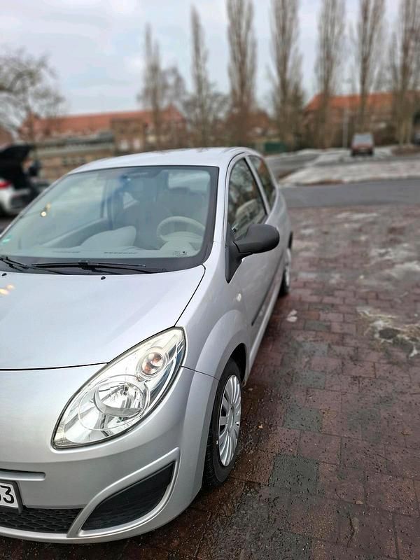 Gebraucht Renault Clio II 58 PS (42 kW) 2008 Silber Kleinwagen