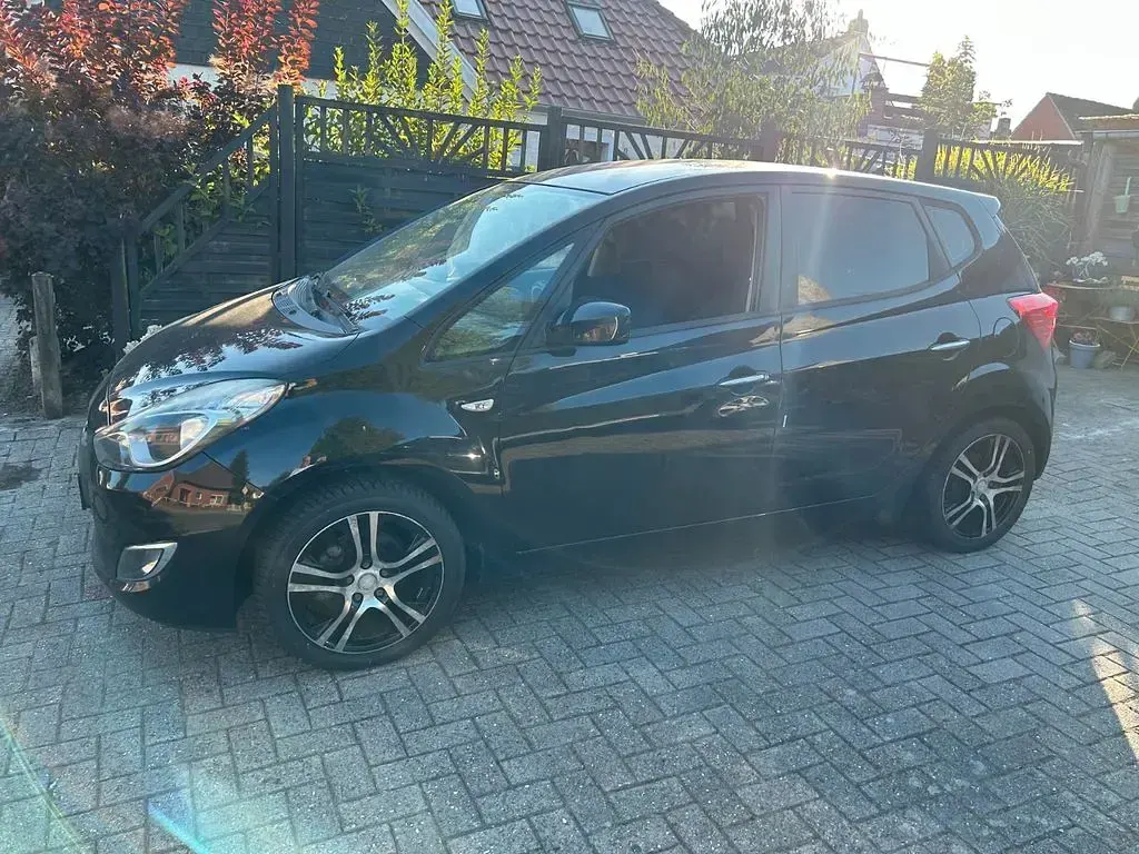 Gebraucht Hyundai ix20 Classic 90 PS (66 kW) 2013 Schwarz Kleinwagen