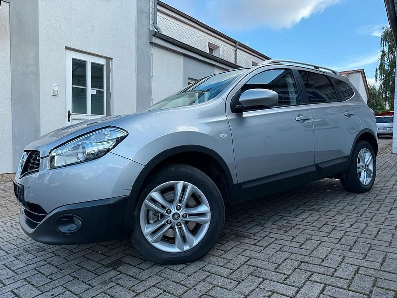 Grau Gebraucht 2011 Nissan Qashqai +2 Acenta SUV | 4.999 € (Fairer Preis) - Bild 1/4