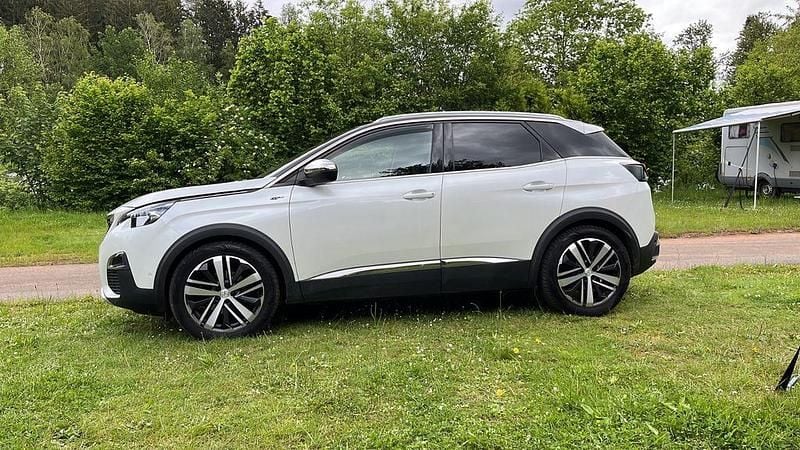 Weiß Gebraucht 2018 Peugeot 3008 GT SUV | 18.350 € (Fairer Preis) - Bild 1/4