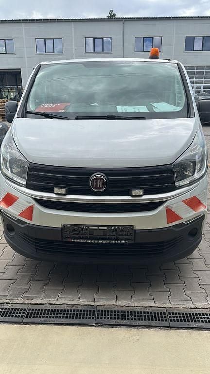 Schwarz Gebraucht 2017 Fiat Talento Van | 8.800 € (Guter Preis) - Bild 1/4