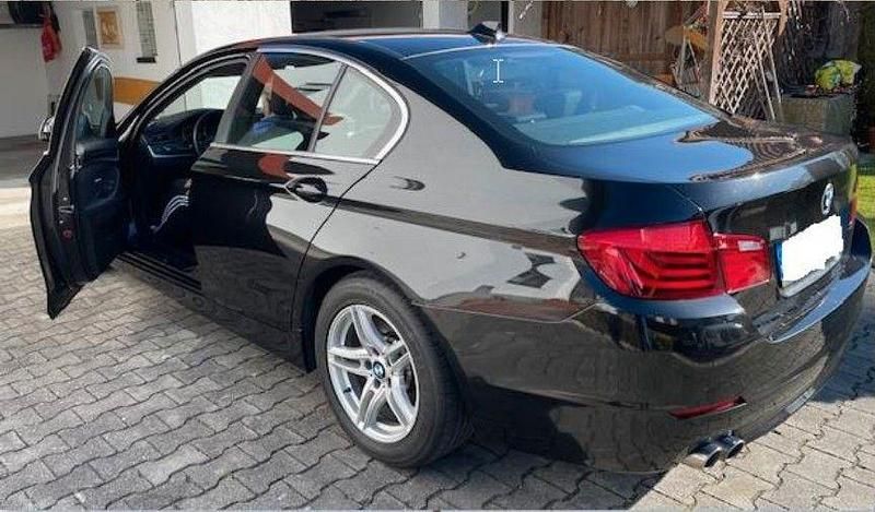 Gebraucht BMW 520 Sport Line 184 PS (135 kW) 2013 Schwarz Limousine
