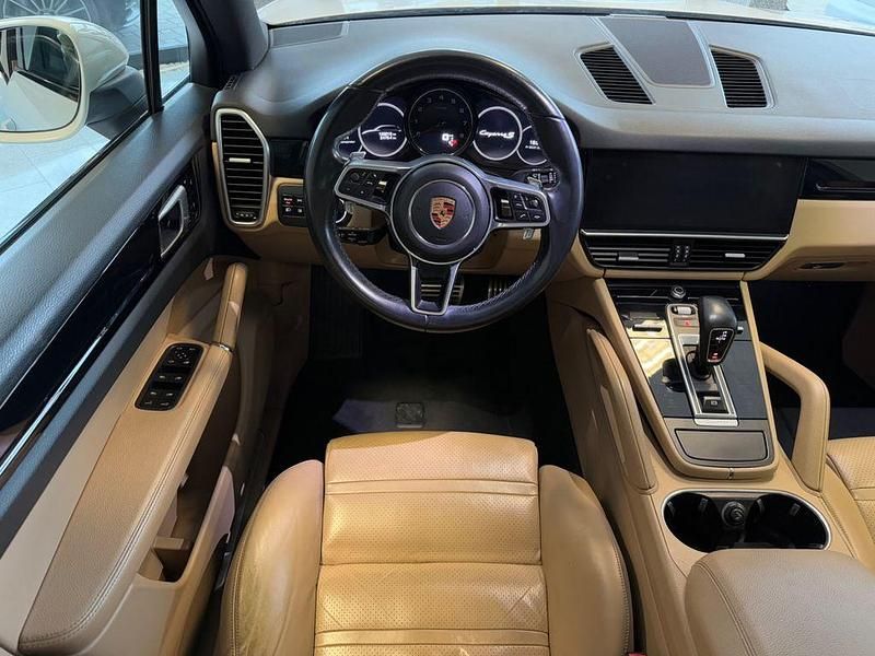 Gebraucht Porsche Cayenne S 441 PS (324 kW) 2018 Carraraweißmetallic (metallic) SUV