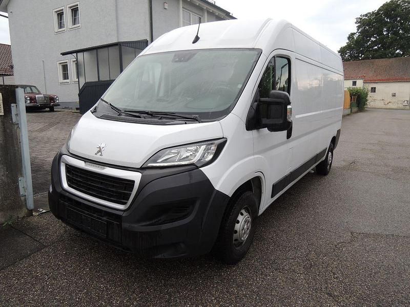 Weiß Gebraucht 2022 Peugeot Boxer Premium Van | 18.981 € (Fairer Preis) - Bild 1/4