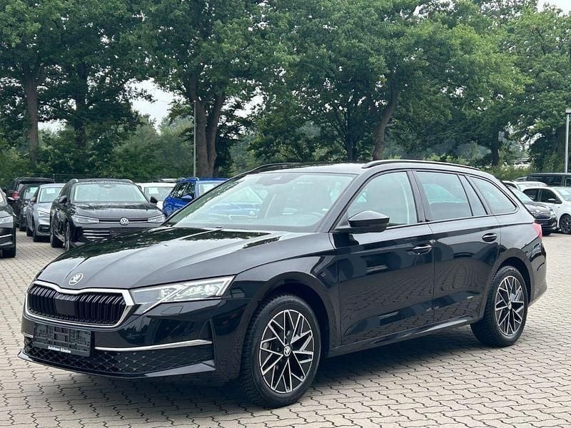 Schwarz Gebraucht 2024 Skoda Octavia Limousine | 25.890 € (Fairer Preis) - Bild 1/4