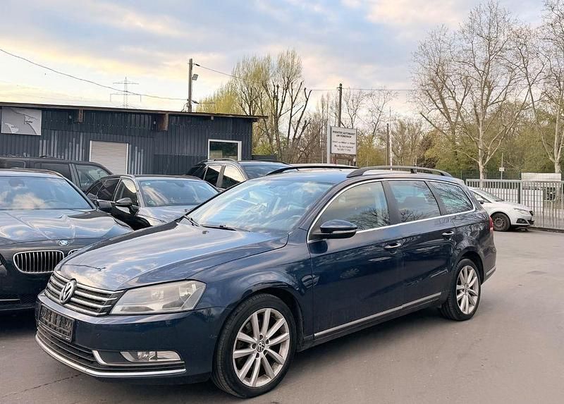 Gebraucht VW Passat Comfortline 140 PS (102 kW) 2012 Blau Kombi