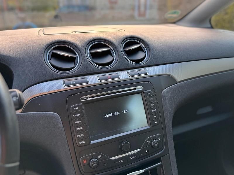 Gebraucht Ford S-MAX S 130 PS (95 kW) 2012 Grau Van / Kleinbus