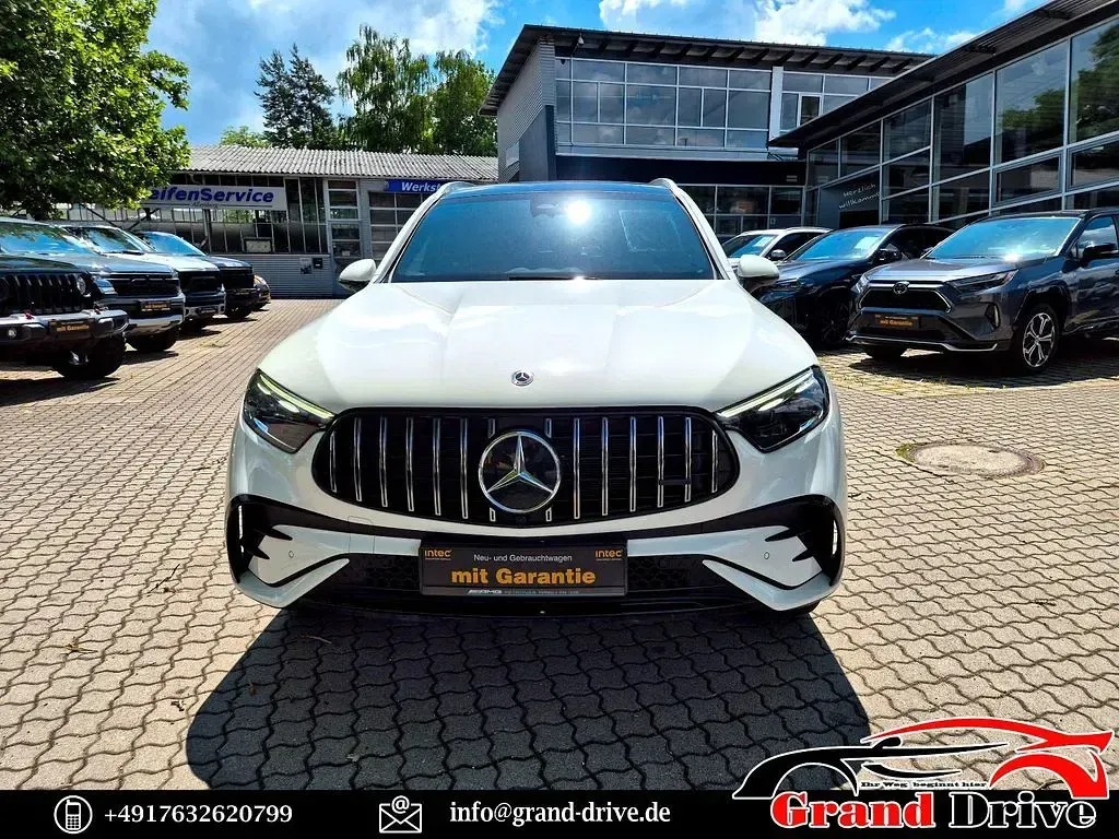 Gebraucht Mercedes GLC300 AMG 258 PS (189 kW) 2025 Weiß SUV