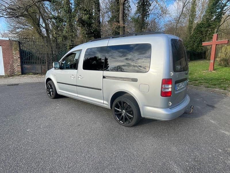 Gebraucht VW Caddy Maxi 140 PS (102 kW) 2012 Silber Van / Kleinbus