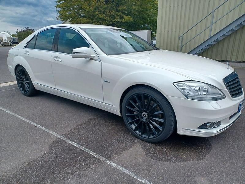 Weiß Gebraucht 2011 Mercedes S350 Limousine | 22.999 € (Teuer) - Bild 1/4