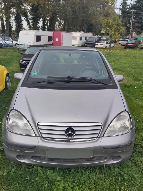 Silber Gebraucht 1999 Mercedes A140 Kleinwagen | 299 € (Guter Preis) - Bild 1/4