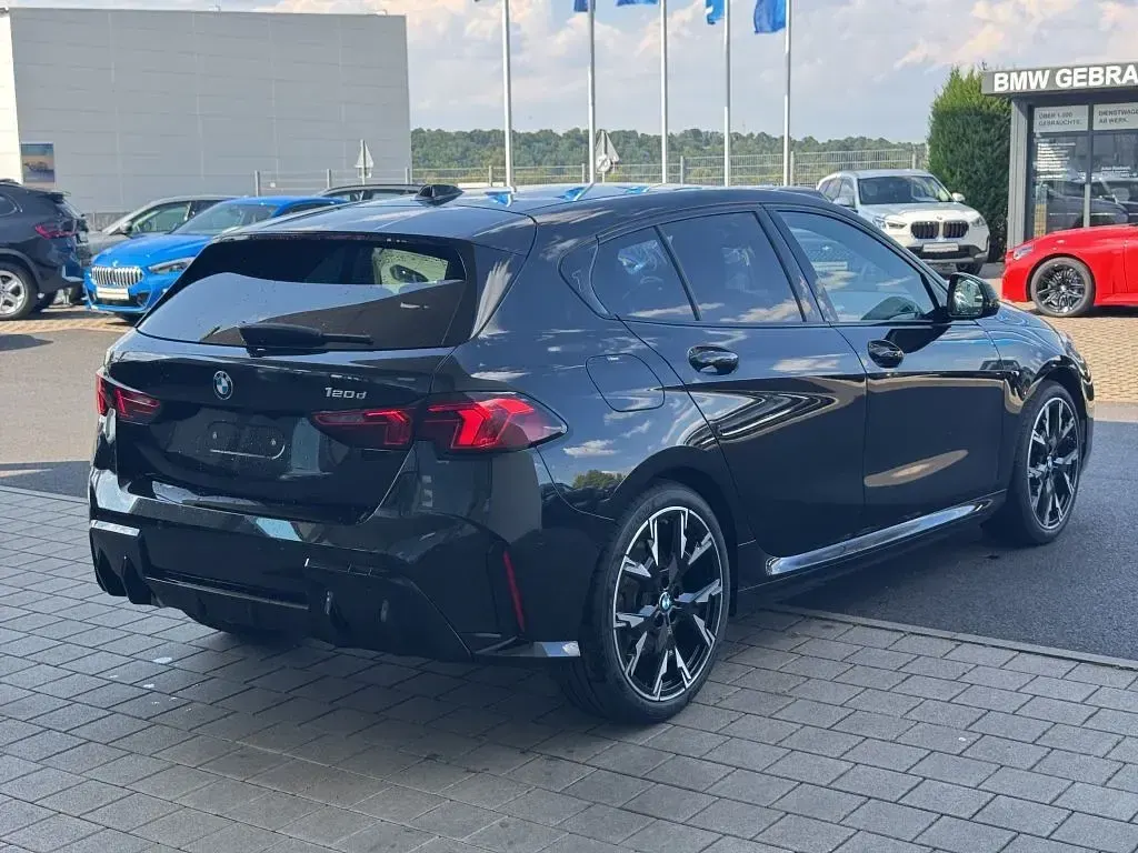 Gebraucht BMW 120 M Sport 150 PS (110 kW) 2025 Schwarz Kleinwagen